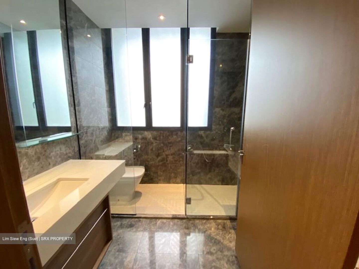 Sunrise Avenue (D28), Terrace #498017481